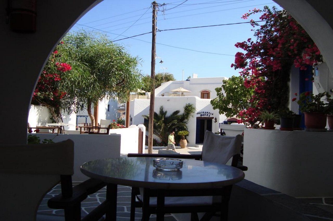 Evgenia Rooms And Apartments Folegandros Town Exterior foto